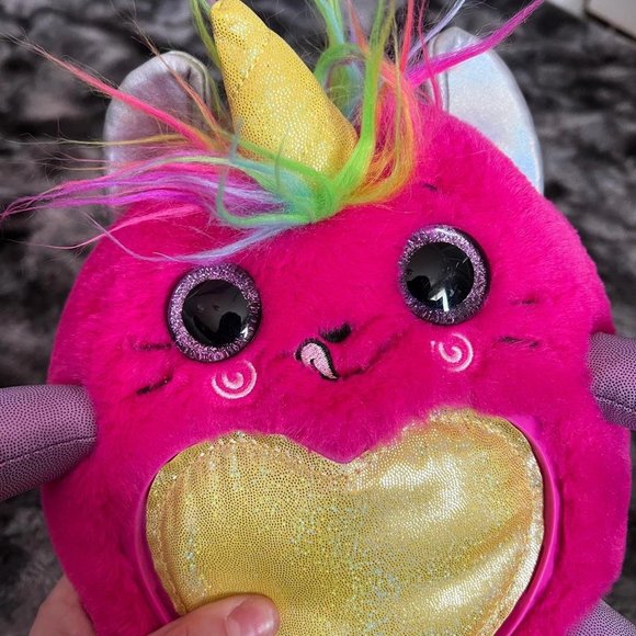 Zuru RAINBOCORNS Kitty Unicorn Hot Pink Fur Plush Pink Glitter Eyes Heart Tummy - Picture 3 of 3